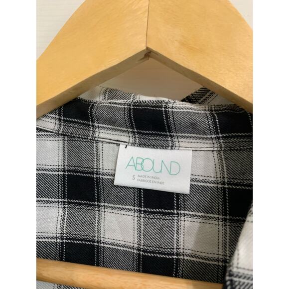 Abound black white Tibetan Dobby Plaid Top Size Small NEW - Picture 2 of 6